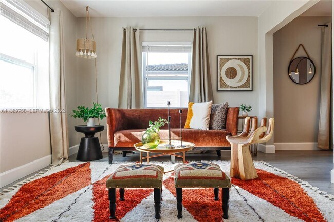 2761 SW 33rd Ave Unit 1