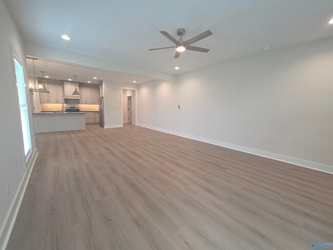 Photo - 2909 9th Ave SW