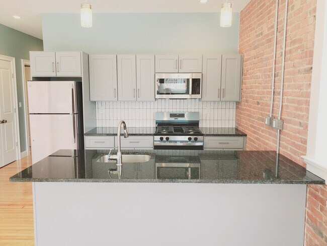 Building Photo - 61 Washington St Unit 2C Rental