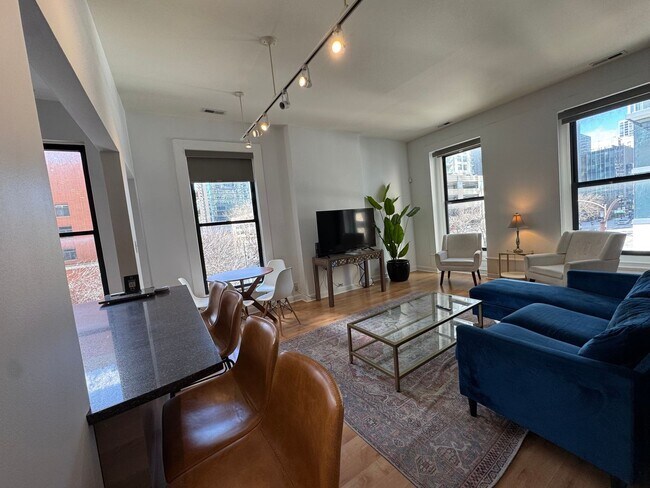 Photo - 1 E Huron St Unidad 3rd Floor