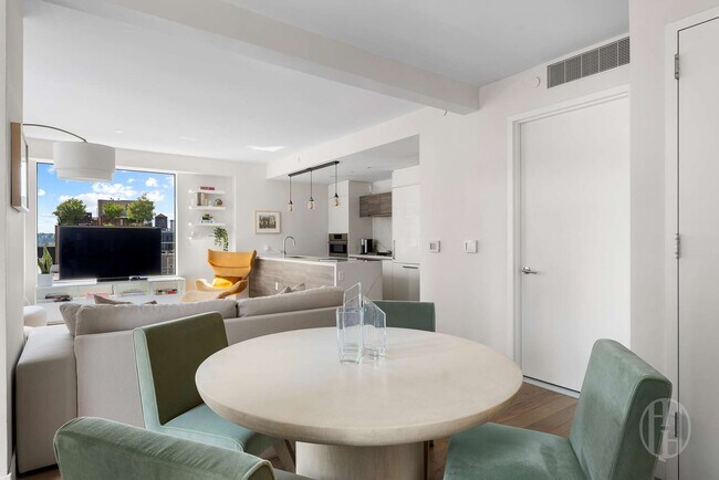 Photo - 505 W 43rd St Unit 14H