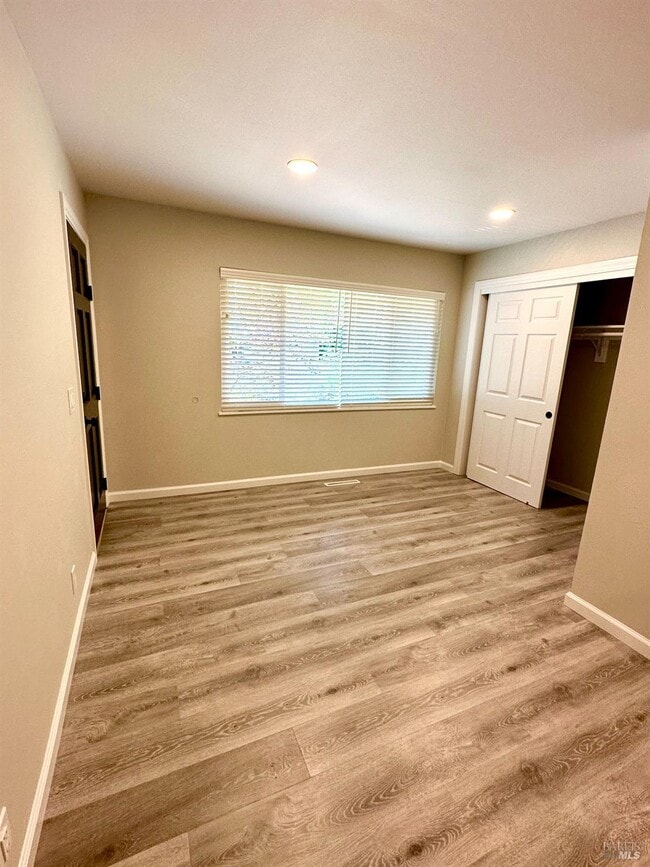 Photo - 470 College Ave