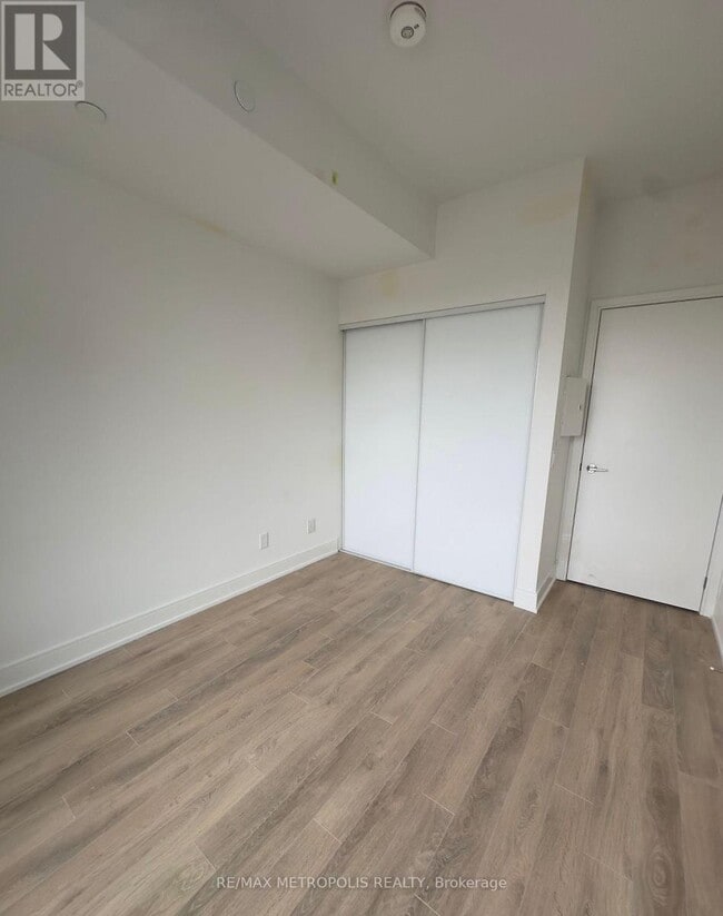 Photo - 1350 Ellesmere Rd Unité 902