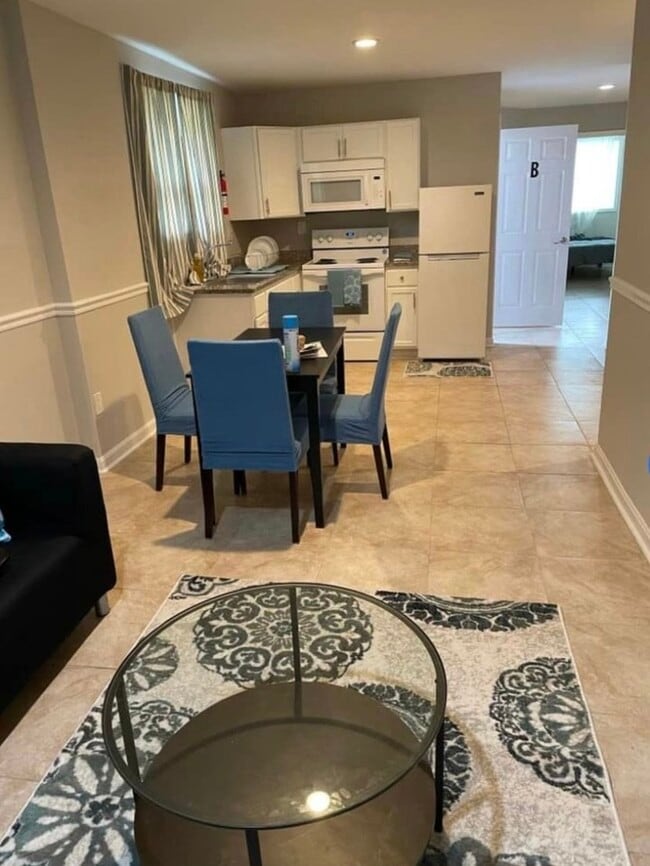 Building Photo - 4296 Southern Ave SE Unit B