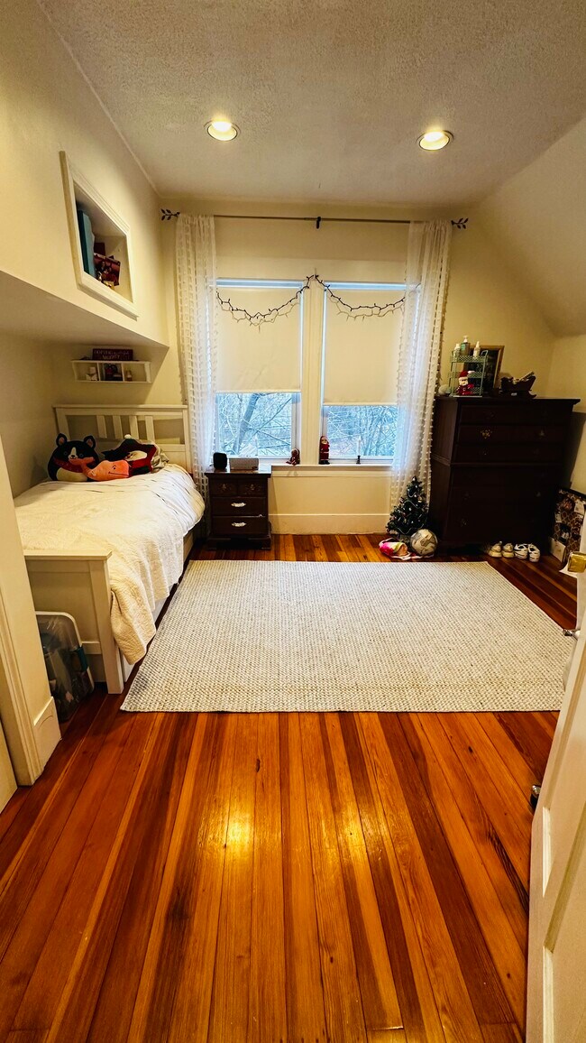 Photo - 139 Stetson St Unidad 2