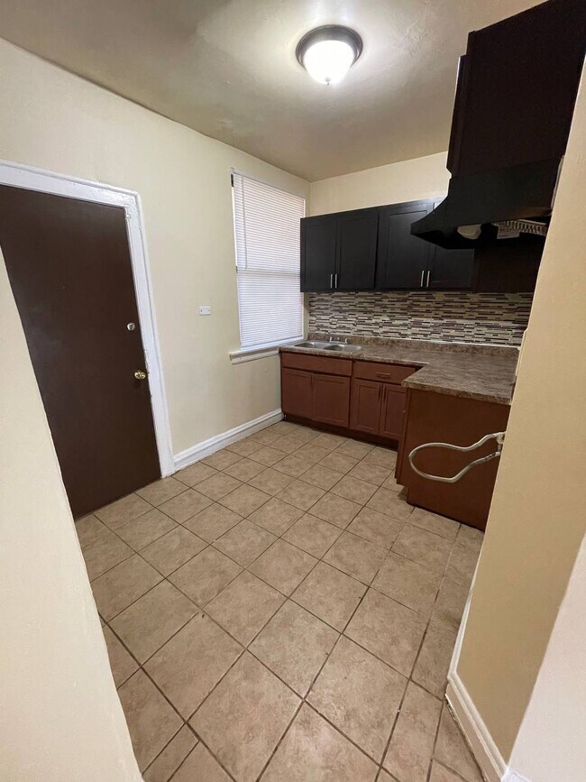 Photo - 7954 S Drexel Ave