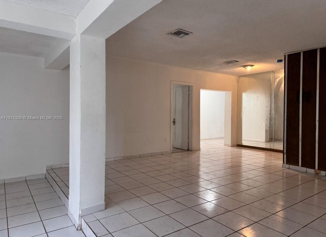 Photo - 1565 NE 141st St House
