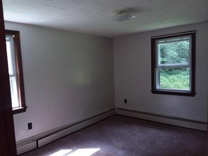 Photo - 521 Hinckley Rd