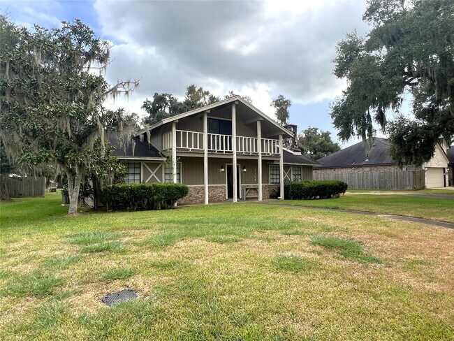 2109 Riverside Dr