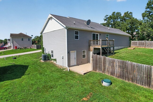 Photo - 23600 Roulette Rd