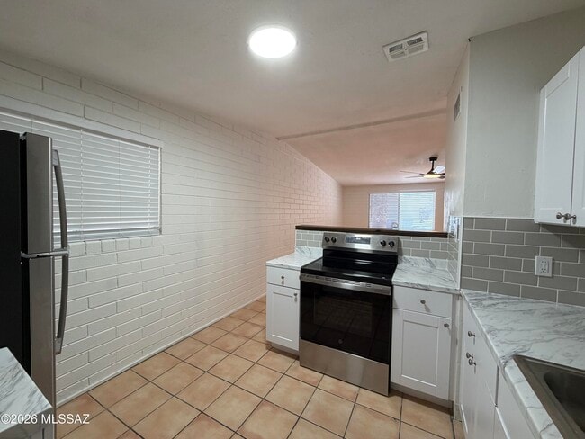 Photo - 3247 N Sycamore Ave