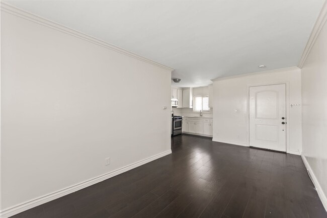 Photo - 4104 E 7th St Unidad 2