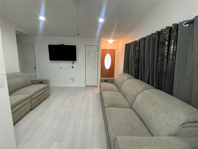 Photo - 13815 SW 54th St