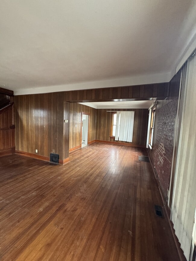 Photo - 732 NE Sumner St