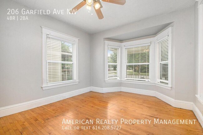 Photo - 206 Garfield Ave NW