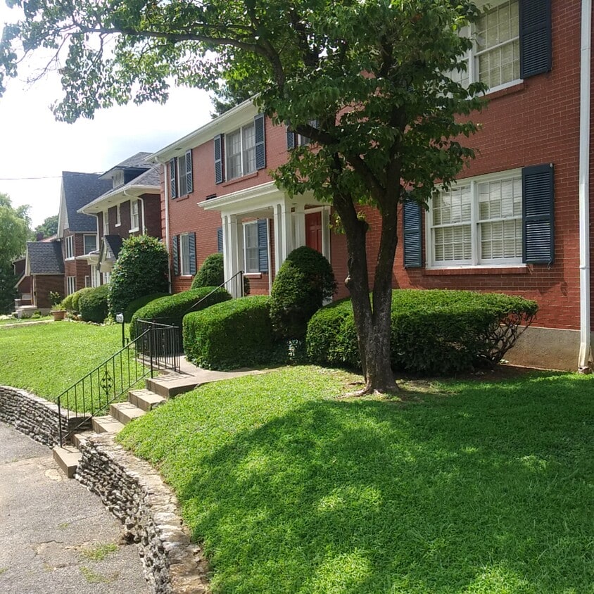 Photo - 2125 Village Dr (Louisville, KY)