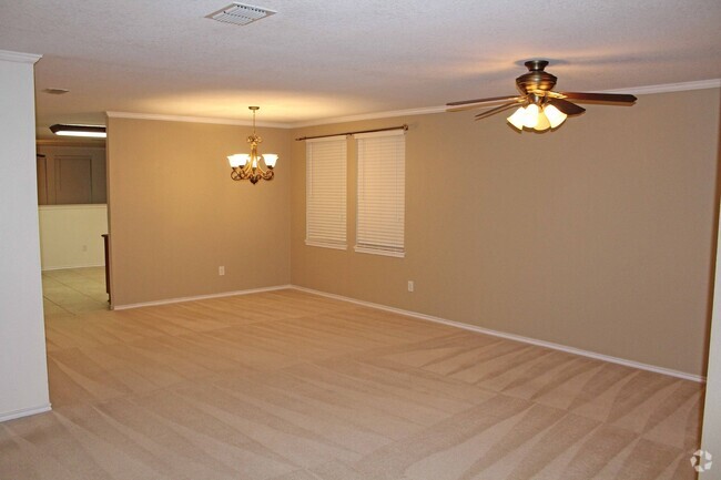 Building Photo - 4 BR 2 BA home for Lease in Lovely Harriet...