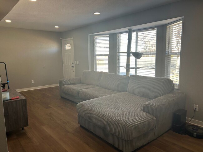 Photo - Single Family 3 bedroom, 2.5 bath