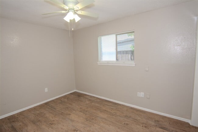 Photo - 9311 Golden Wood Ln