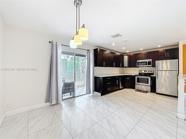 Building Photo - 2686 NW 60th Way Unit 169