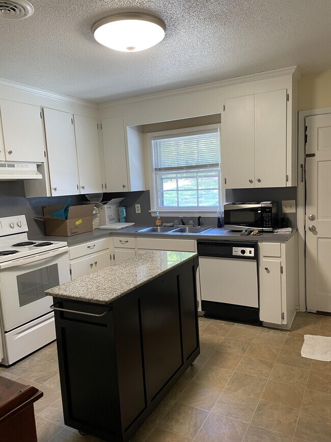 230 Park Ln Townhome Townhome Rental in Newton NC