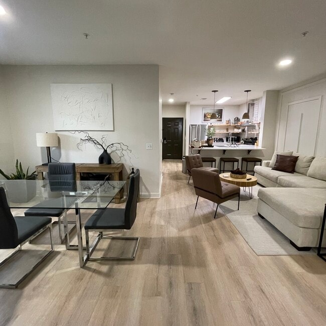 Building Photo - 3176 Feltrim Pl Unit 302