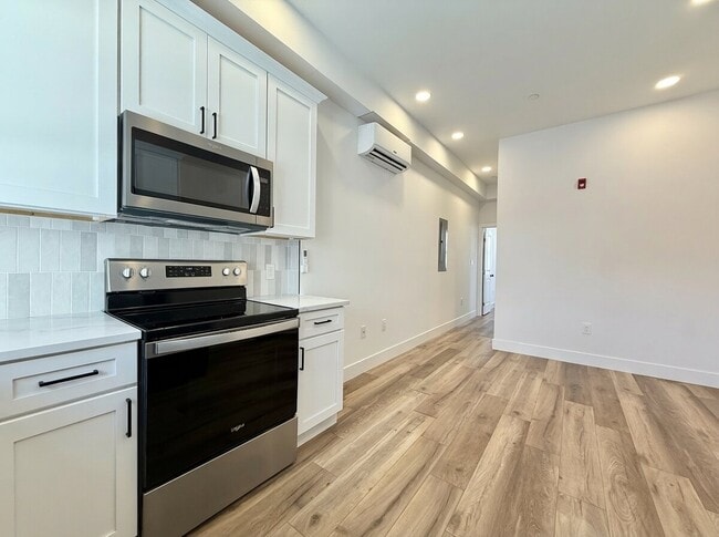 Photo - 1255 Leopard St Unit 2