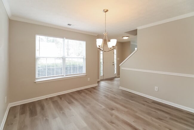 Photo - 100 Old Surrey Ct