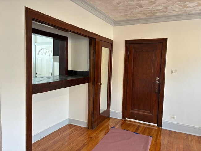Photo - 1206 N Laramie Ave Unit 1A