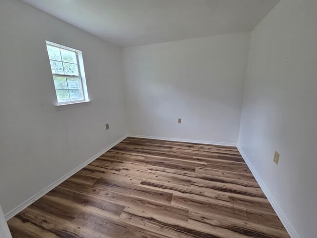 Photo - 5019 East St