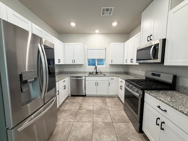 Photo - Modern 4/BD 3/BA Gem in Prime Community with Fresh Updates