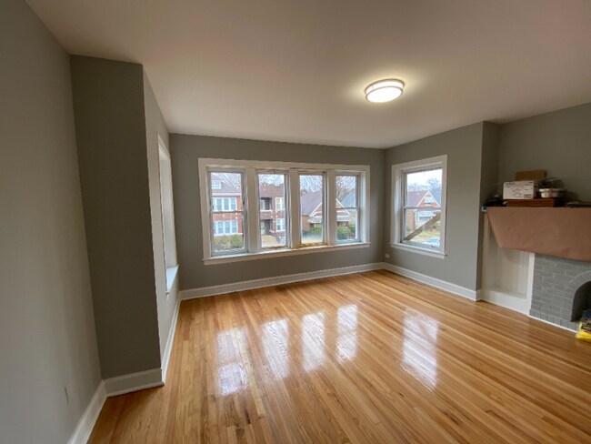 Building Photo - 6640 S Fairfield Ave Rental