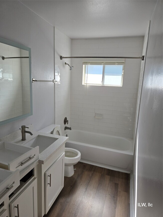 Photo - 815 Harvard St Unidad 44