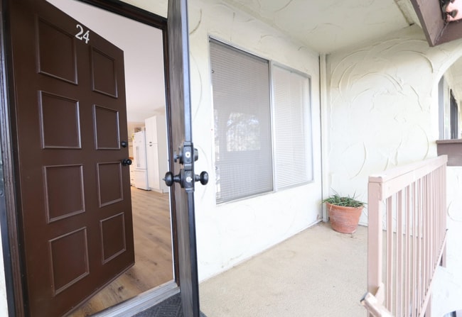 Photo - 9647 Spyglass Ave Unidad 24