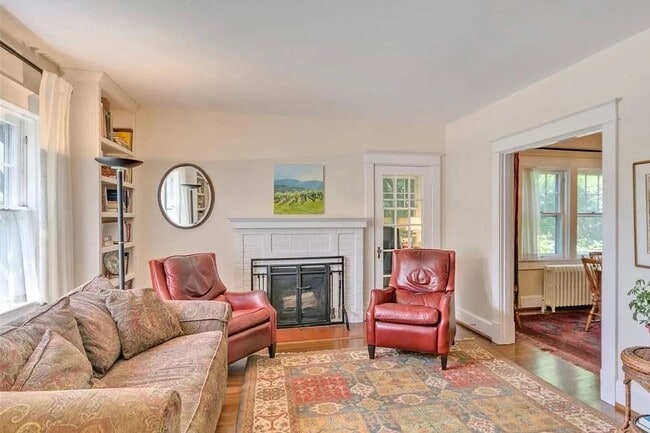 Photo - Charming & Pet-Friendly Downtown Gem