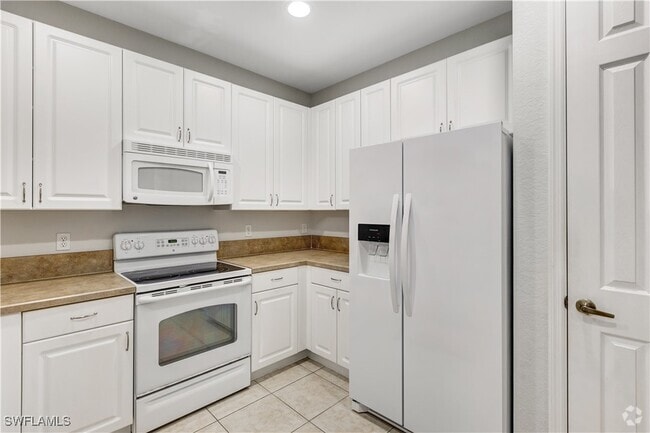 Building Photo - 1365 Mariposa Cir Rental