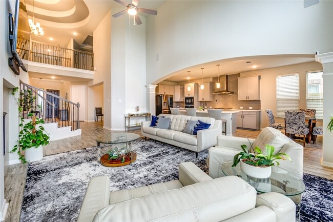 Photo - 2727 Camellia Ave