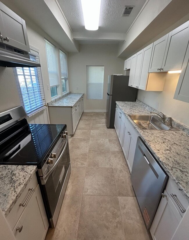 Photo - 416 Bilbo St