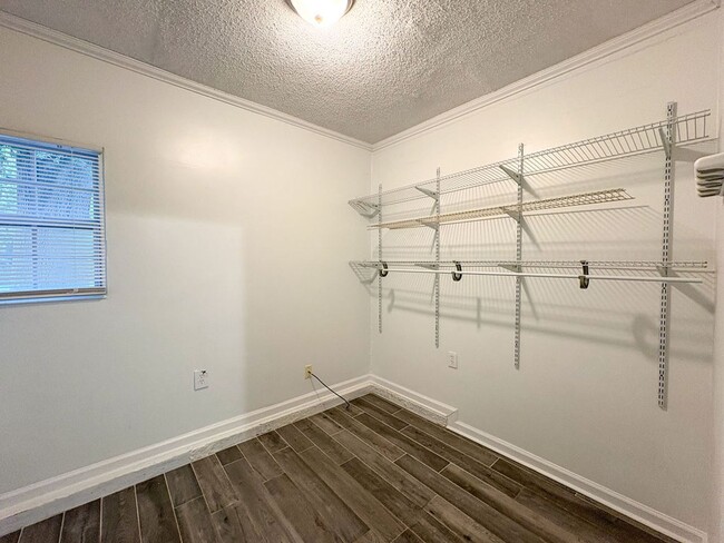 Photo - Updated 3 bedroom, 1 bathroom near Quince and Perkins