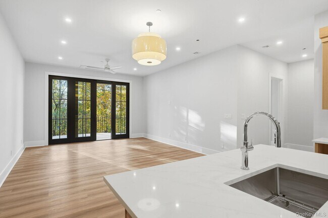 Photo - 34 Clinton Ave Unit 4