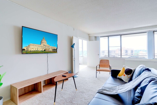 Photo - 2111 Richmond Hwy Unit FL11-ID1022382P