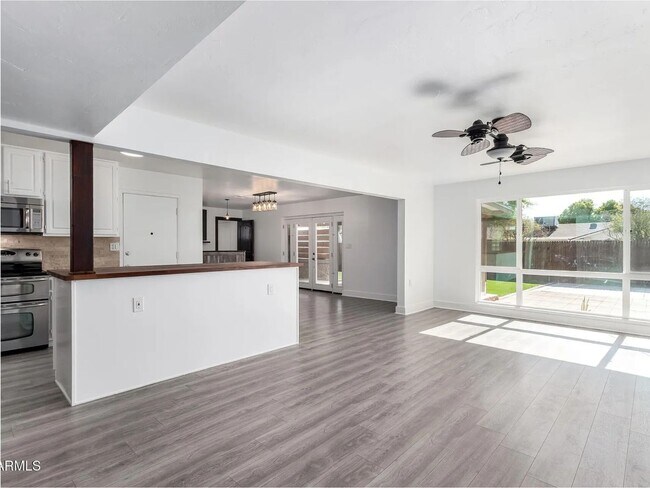 Photo - 2009 N 68th St