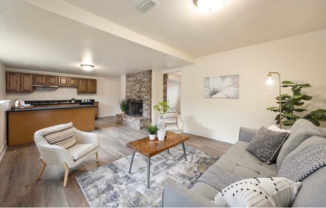 Building Photo - 11835 SE Valley View Ter Rental