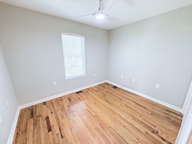 Photo - 534 Forest Ln