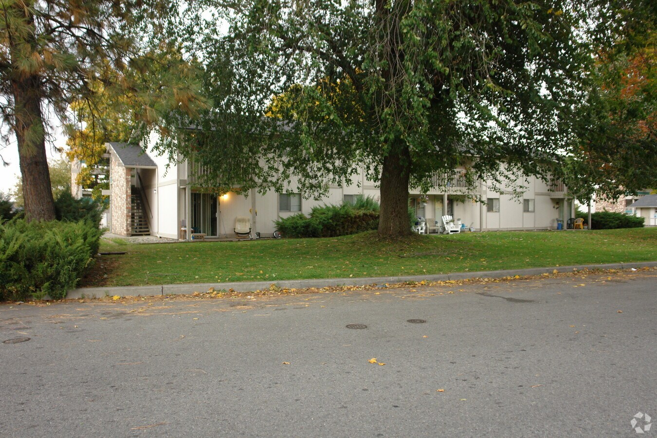 Photo - 10807-10819 E 3rd Ave