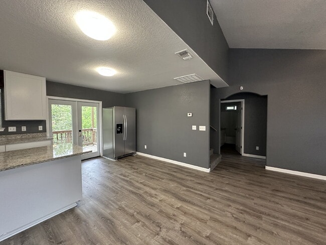 Photo - 3-bedroom, 2-bath home nestled in the Rolling Hills subdivision in Canyon Lake