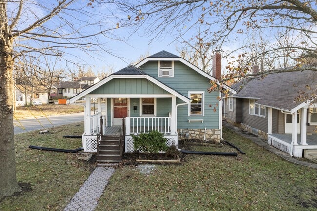 Photo - 2201 SW 8th St