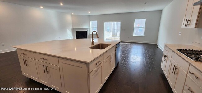 Photo - 3105 Aviator Ave