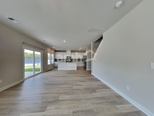 Photo - 303 Granby Trl