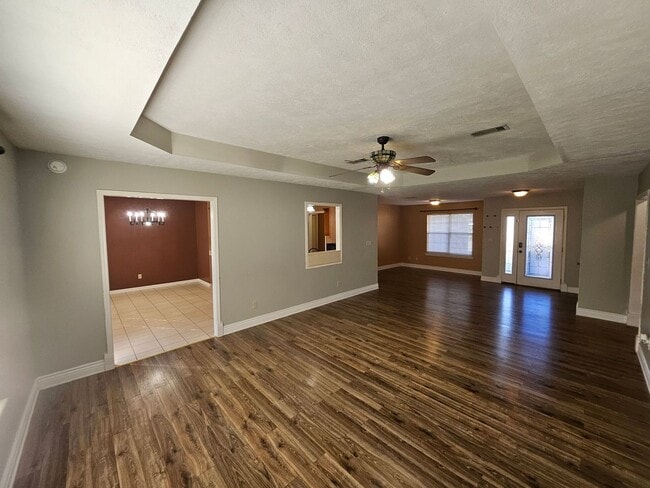 Photo - 2018 Hickory Dr